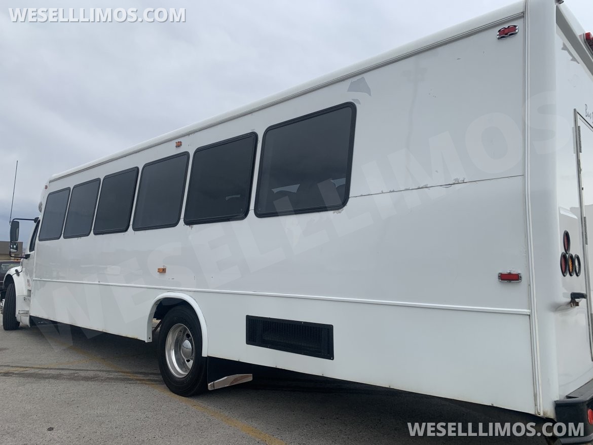 Photo of Executive Shuttle for sale: 2009 Freightliner Shuttle Bus M2 by Freightliner