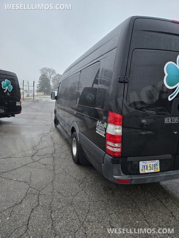2015 Executive Coach  Mercedes-Benz Sprinter