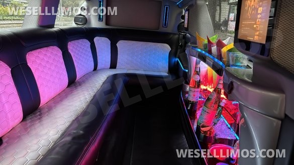 2014 Lincoln MKT Limousine for Sale in Queens, NY - Photo 2