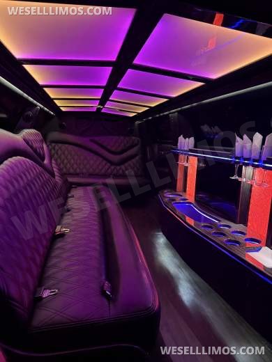 2017 Chrysler 300 Limo