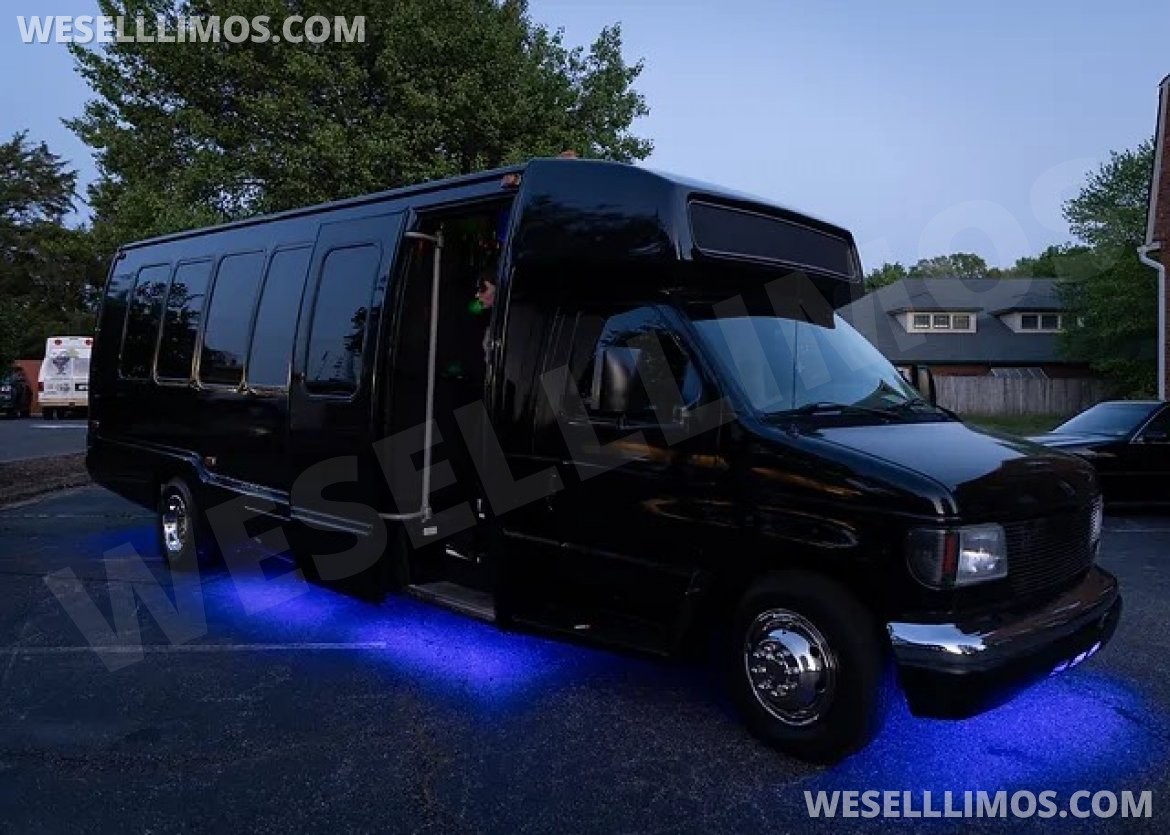 Limo Bus for sale: 2005 Ford Cutaway E-50 by Custom