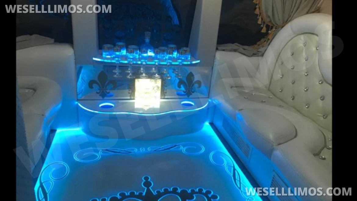 Photo of Exotic for sale: 2001 Lincoln town car by carriage