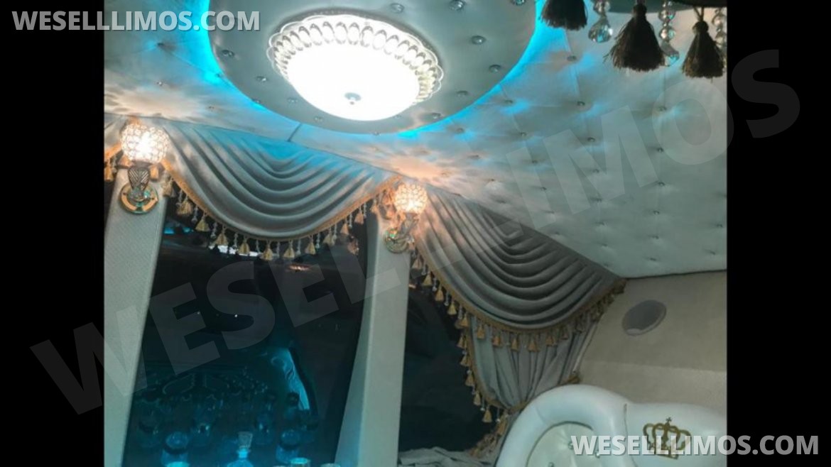 Photo of Exotic for sale: 2001 Lincoln town car by carriage