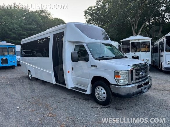 2017 Ford E450 Shuttle Bus By Berkshire
