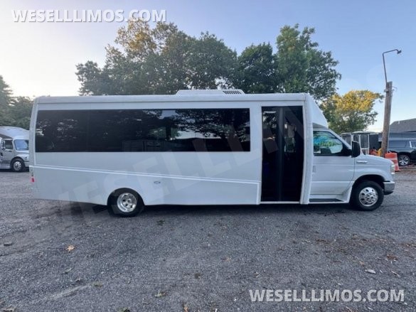 2017 Ford E450 Shuttle Bus By Berkshire