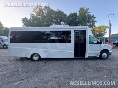 2017 Ford E450 Shuttle Bus By Berkshire