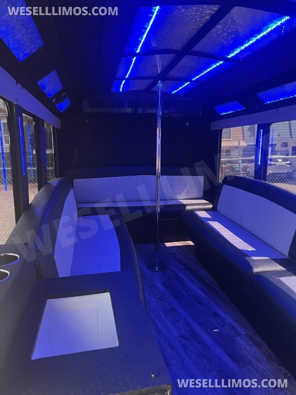 2013 Chevrolet express 3500 Limo Bus