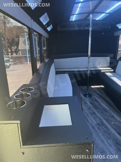 2013 Chevrolet express 3500 Limo Bus