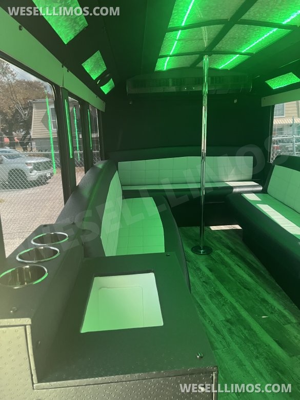 2013 Chevrolet express 3500 Limo Bus