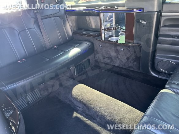 2013 Royale Lincoln MKT 70” Limousine