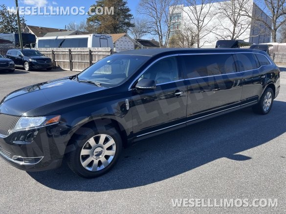 2013 Royale Lincoln MKT 70” Limousine