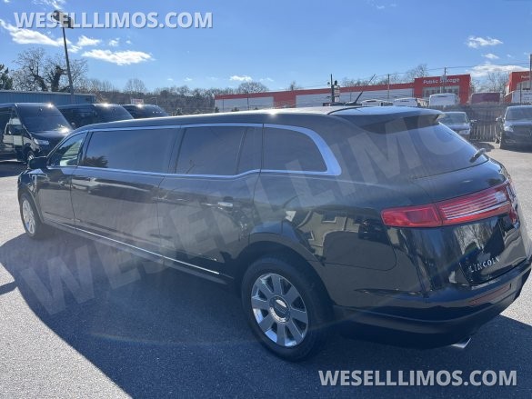 2013 Royale Lincoln MKT 70” Limousine