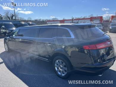 2013 Royale Lincoln MKT 70” Limousine