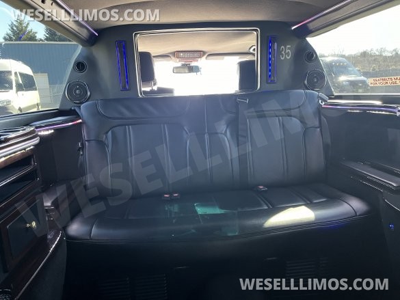 2013 Royale Lincoln MKT 70” Limousine