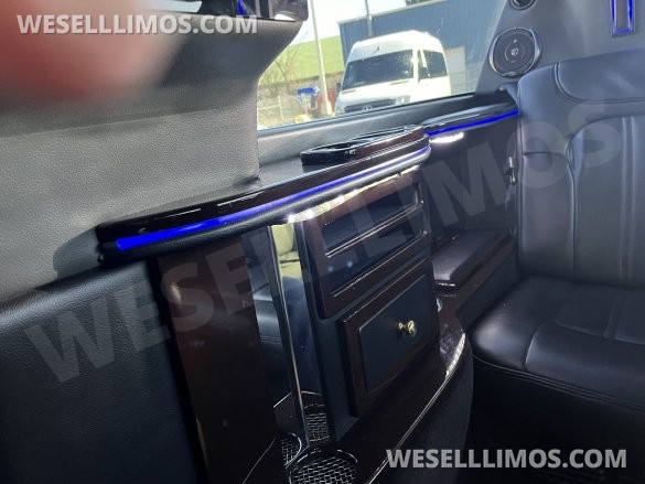 2013 Royale Lincoln MKT 70” Limousine