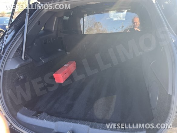 2013 Royale Lincoln MKT 70” Limousine