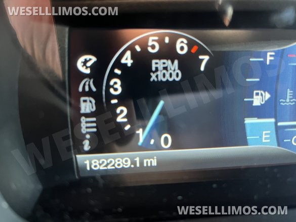 2013 Royale Lincoln MKT 70” Limousine