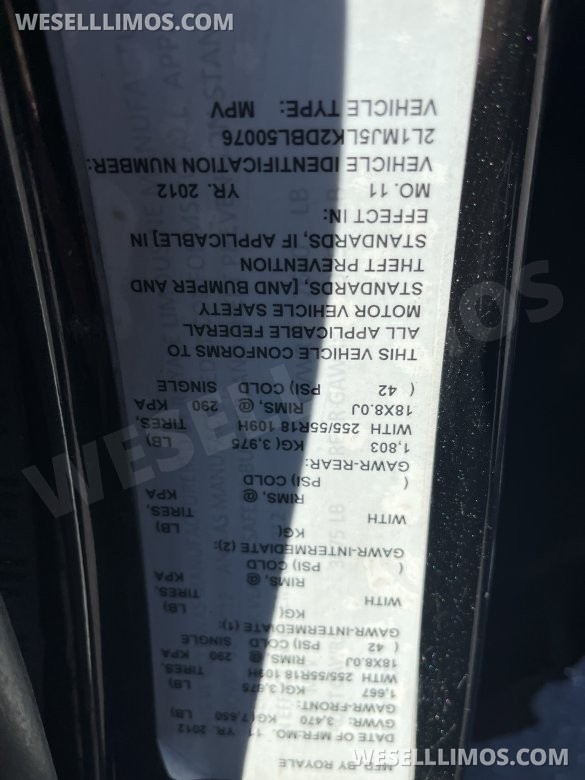 2013 Royale Lincoln MKT 70” Limousine