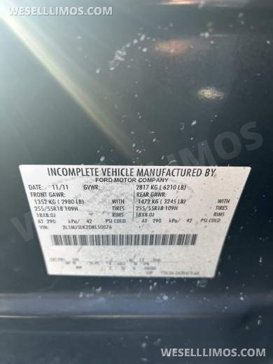 2013 Royale Lincoln MKT 70” Limousine