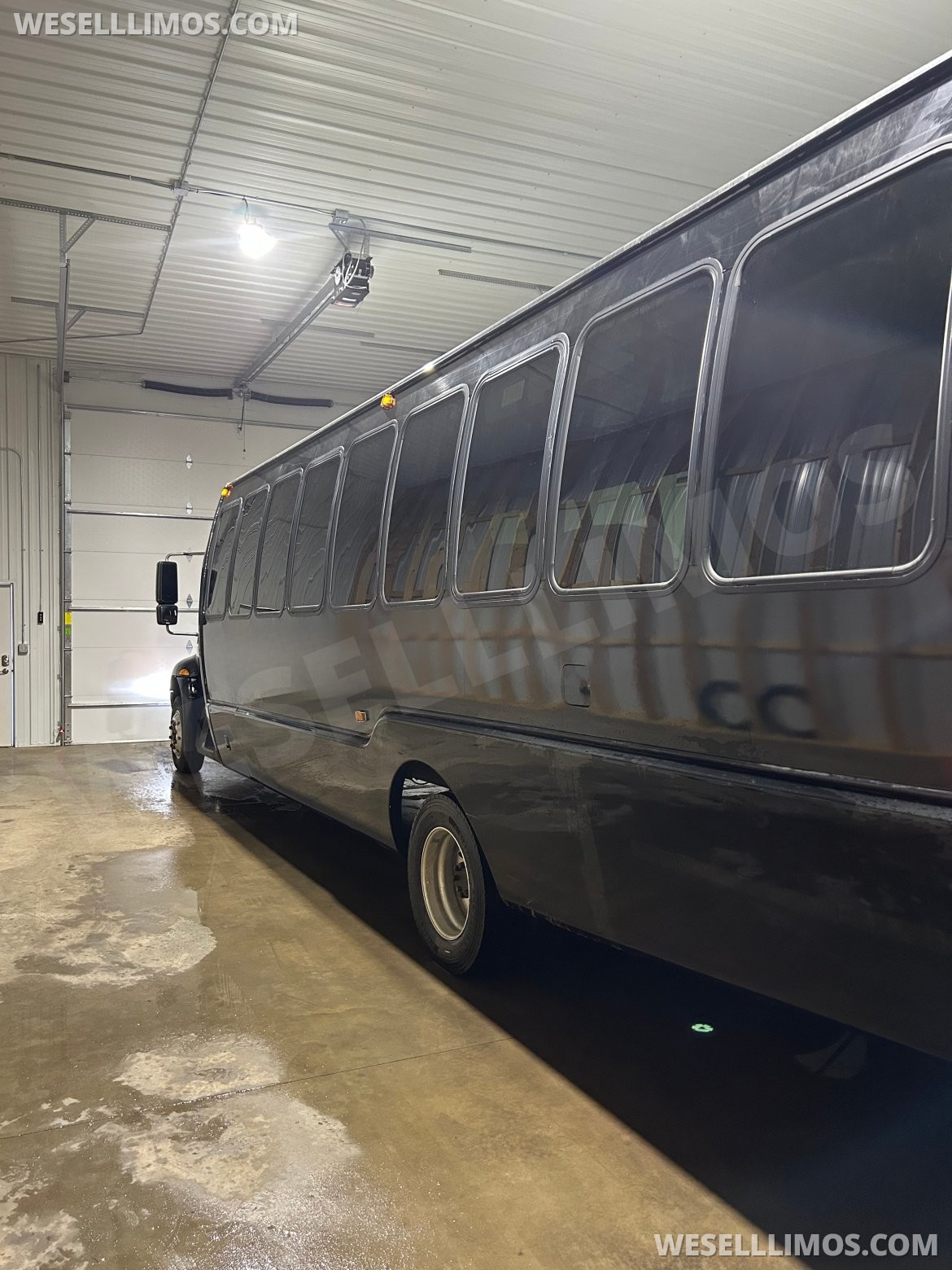 Limo Bus for sale: 2007 International 3200 by Krystal Koaches