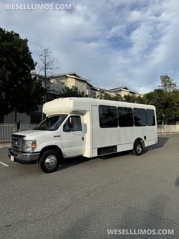 2017 Ford E-450 Limo Party Bus 20 passenger
