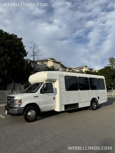 2017 Ford E-450 Limo Party Bus 20 passenger