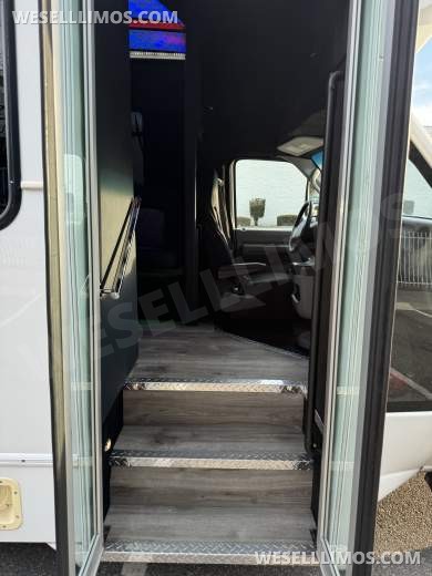 2017 Ford E-450 Limo Party Bus 20 passenger