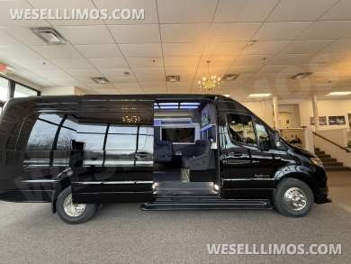 2025 Royale Mercedes-Benz Sprinter Limo Coach Sprinter