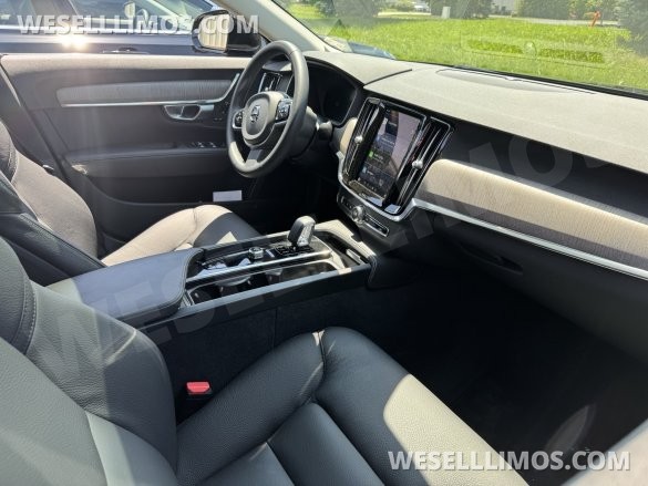 2023 Volvo S90 Sedan