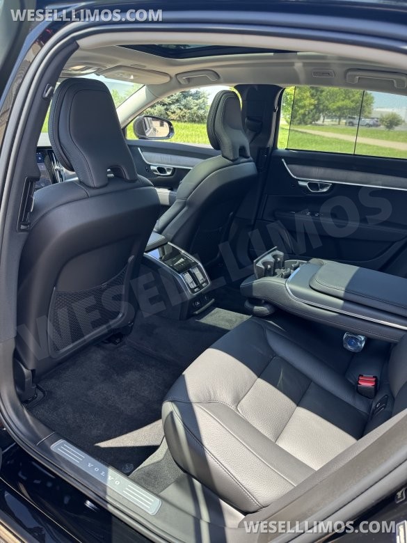2023 Volvo S90 Sedan