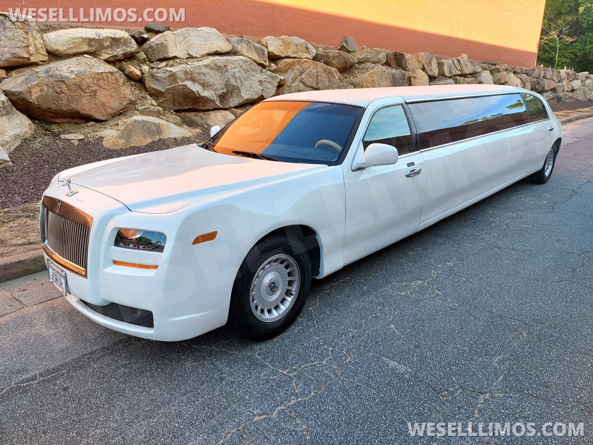 Limousine for sale: 1999 Lincoln Town Car Executive 120&quot; by Classic Limousine