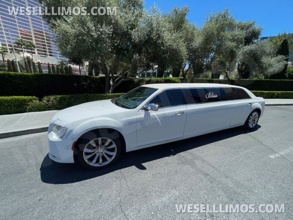 2018 Chrysler 300 Limousine for Sale in Las Vegas, NV - Photo 3