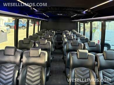 2016 Ford F550 Executive Shuttle for Sale in Orlando, Florida, US - Photo 3