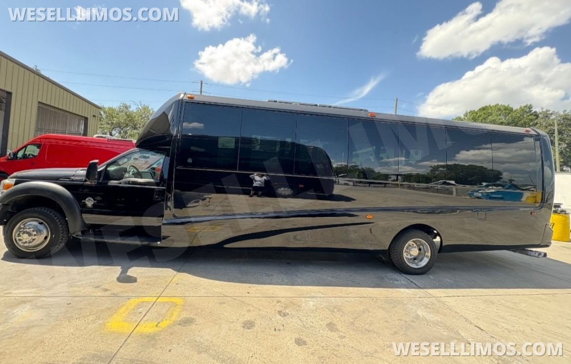Executive Shuttle for sale: 2016 Ford F550 33" by Grech
