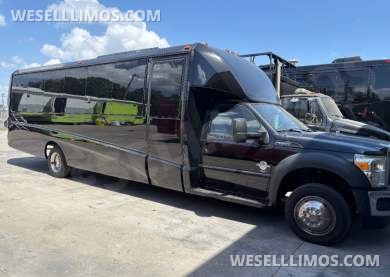 2016 Ford F550 Executive Shuttle for Sale in Orlando, FL - Photo 2