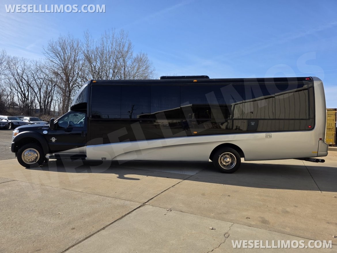 Executive Shuttle for sale: 2015 Ford F550 by Grech Motors