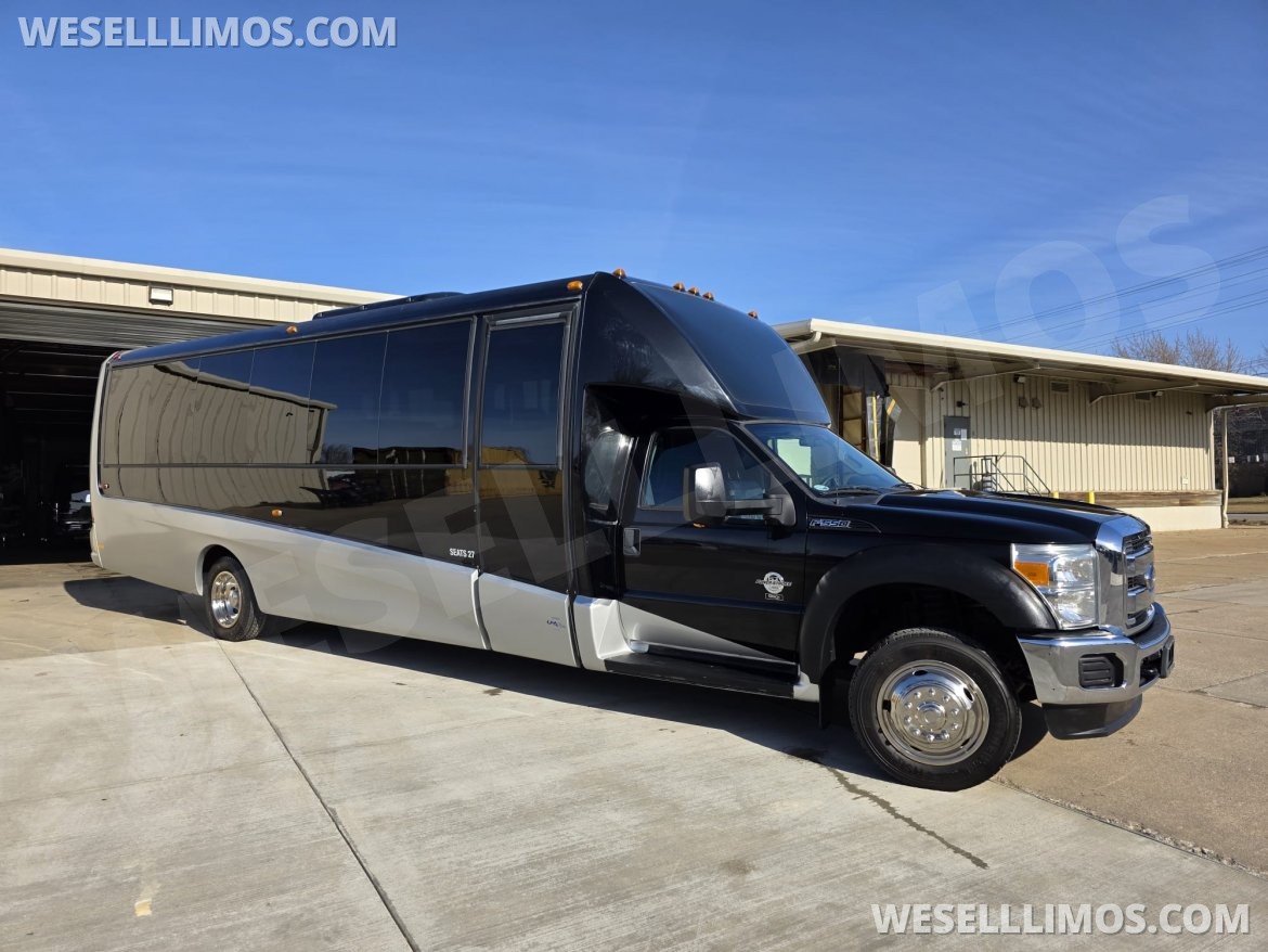 2015 Grech Motors Ford F550 Diesel Executive Shuttle - Shuttle & Limo Seating - Photo 5