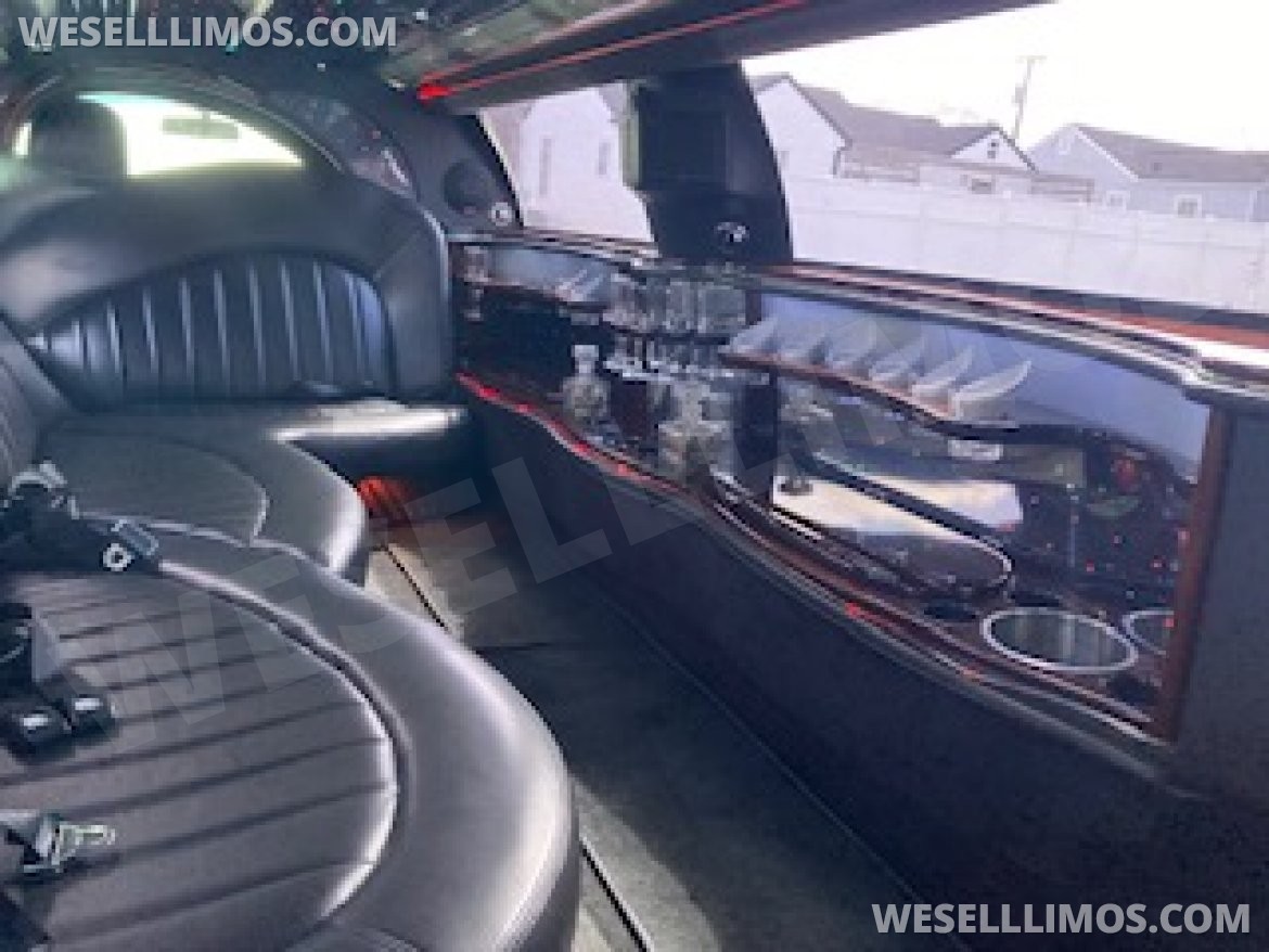 Photo of Limousine for sale: 2007 Lincoln town car 120" by executive coach