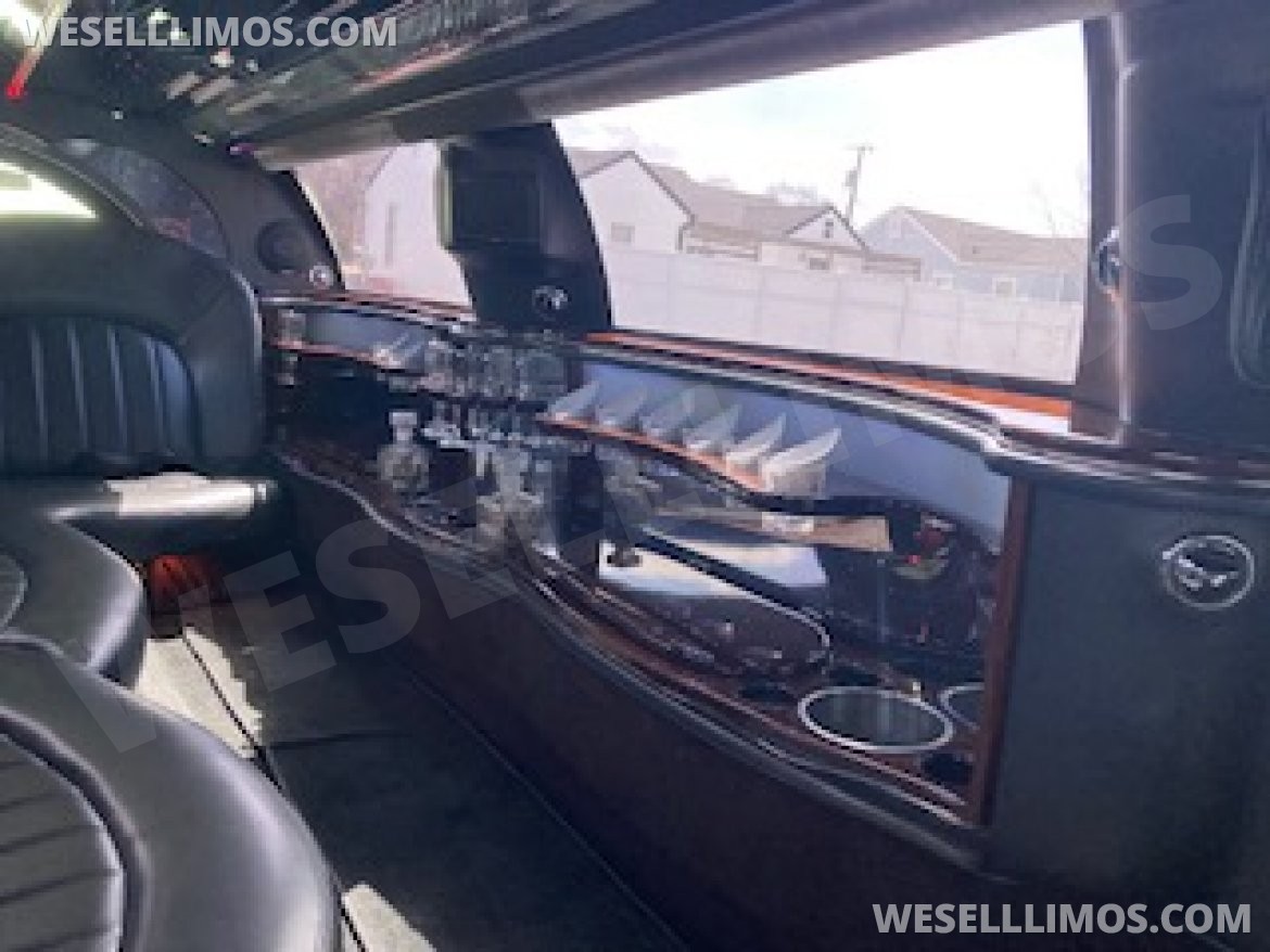 Photo of Limousine for sale: 2007 Lincoln town car 120" by executive coach