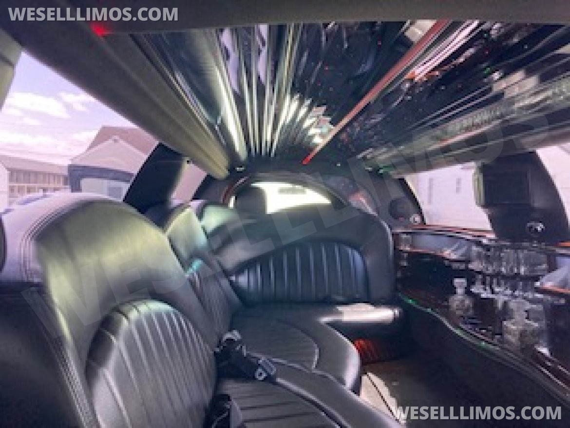 Photo of Limousine for sale: 2007 Lincoln town car 120" by executive coach