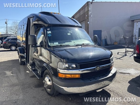 2014 Chevrolet EXPRESS COMMERCIAL 3500 Truck for Sale in Babylon, NY - Photo 3