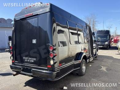 2014 Chevrolet EXPRESS COMMERCIAL 3500 Truck for Sale in Babylon, New York, US - Photo 4