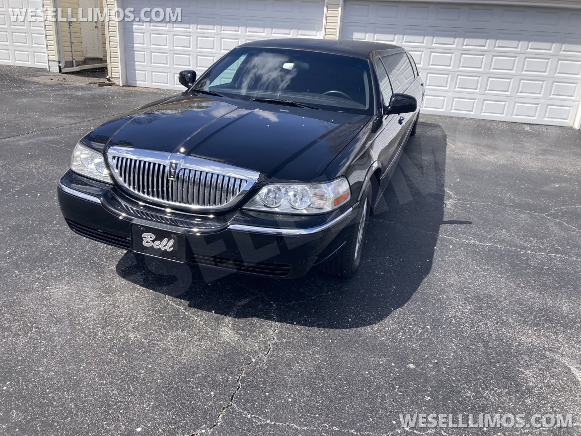 Limousine for sale: 2007 Lincoln Towncar 120&quot; by Executive Coach