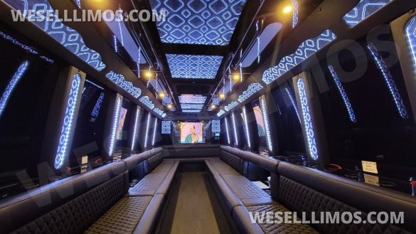 2018 Executive Ford F550 Limo Bus