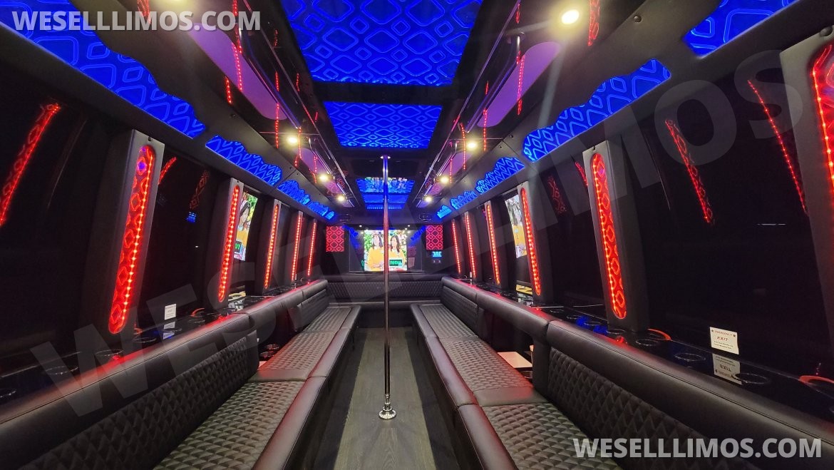 Photo of Limo Bus for sale: 2018 Ford F550 34&quot; by Executive