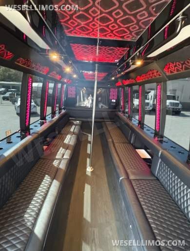 2018 Executive Ford F550 Limo Bus