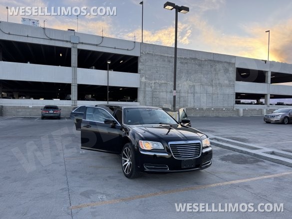 2014 Chrysler 300 Executive Coach Builder 120” 10 Passenger Limousine