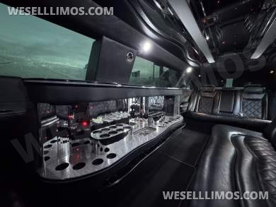 2014 Chrysler 300 Executive Coach Builder 120” 10 Passenger Limousine