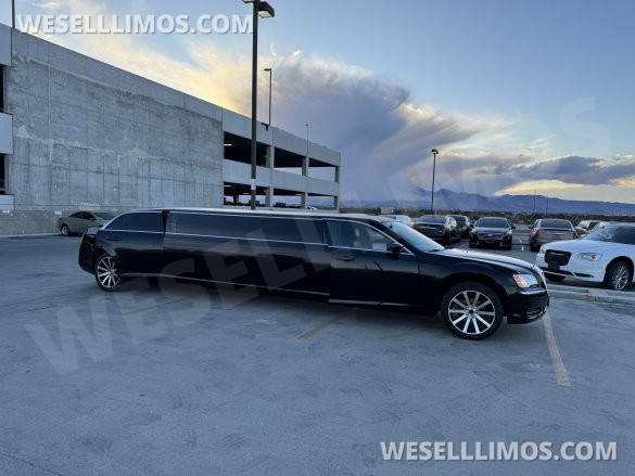 2014 Chrysler 300 Executive Coach Builder 120” 10 Passenger Limousine