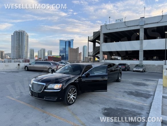 2014 Chrysler 300 Executive Coach Builder 120” 10 Passenger Limousine